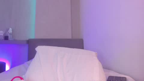 Snapshot of freyazimmerman_ chatting on October 2025 10:57:02 AM Pau. online show from October 2025 10:57:02 AM