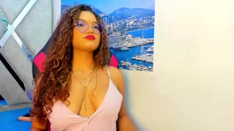 Frezzita online show from October 2025 07:55:01 PM