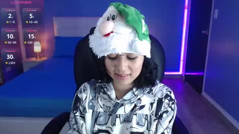 frida_lassi_ online show from December 2024 10:27:02 AM