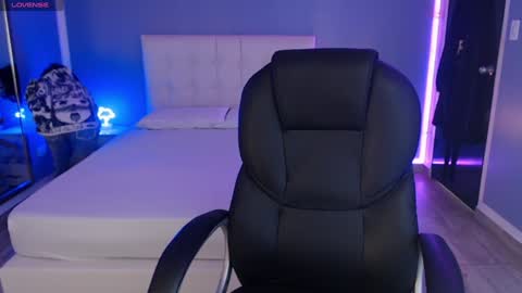 frida_lassi_ online show from January 2025 11:58:02 AM