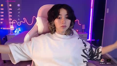 frida_lassi_ online show from March 2025 01:18:01 PM