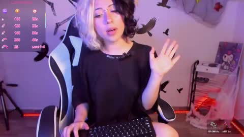 frida_lassi_ online show from October 2025 02:08:01 PM