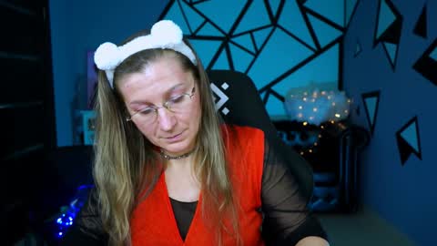 Snapshot of fridatander chatting on December 2024 12:16:01 PM Frida Tander online show from December 2024 12:16:01 PM