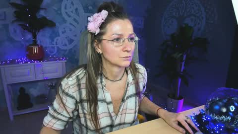 Snapshot of fridatander chatting on December 2024 03:15:01 PM Frida Tander online show from December 2024 03:15:01 PM