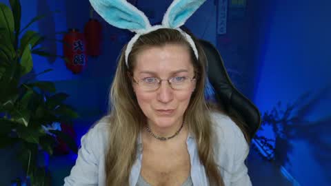 Snapshot of fridatander chatting on December 2024 09:05:02 AM Frida Tander online show from December 2024 09:05:02 AM