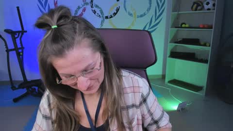 Snapshot of fridatander chatting on January 2025 12:05:02 PM Frida Tander online show from January 2025 12:05:02 PM