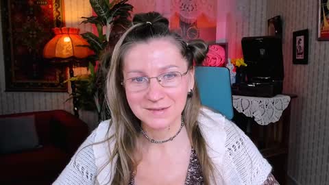 Snapshot of fridatander chatting on January 2025 09:27:01 AM Frida Tander online show from January 2025 09:27:01 AM