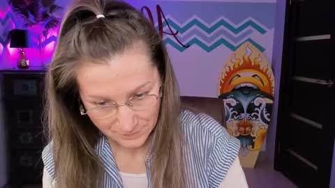 Snapshot of fridatander chatting on March 2025 09:11:01 AM Frida Tander online show from March 2025 09:11:01 AM