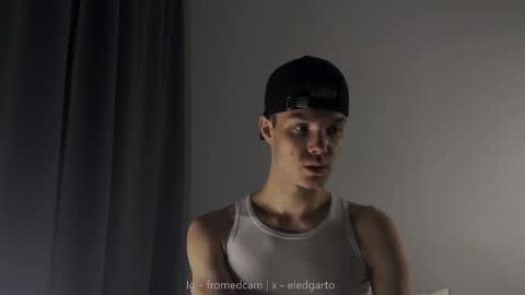 Snapshot of fromedcam chatting on September 2025 12:44:02 AM ED online show from September 2025 12:44:02 AM