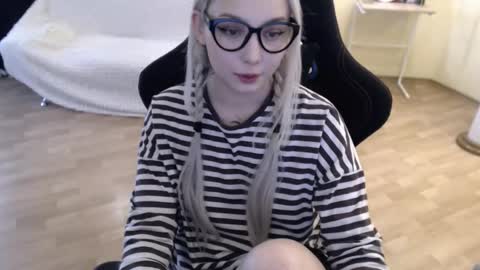 Lilith online show from February 2025 07:12:01 AM