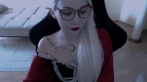 Snapshot of fromsun_forsoul chatting on April 2026 11:35:01 AM Lilith online show from April 2026 11:35:01 AM