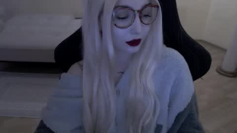 Snapshot of fromsun_forsoul chatting on April 2026 12:18:01 PM Lilith online show from April 2026 12:18:01 PM