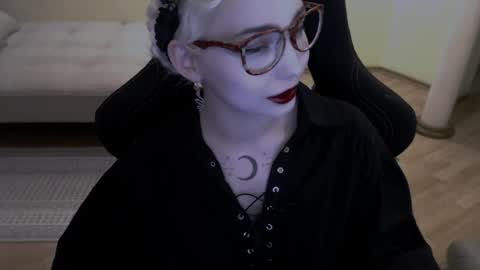 Snapshot of fromsun_forsoul chatting on April 2026 05:52:01 PM Lilith online show from April 2026 05:52:01 PM