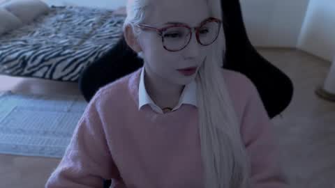 Snapshot of fromsun_forsoul chatting on May 2026 11:39:02 AM Lilith online show from May 2026 11:39:02 AM