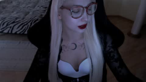 Snapshot of fromsun_forsoul chatting on May 2026 08:44:01 AM Lilith online show from May 2026 08:44:01 AM