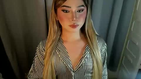 Snapshot of fuckdoll_rain chatting on May 2026 12:15:01 AM R A I N M O R A L E S G M A I L . C O M online show from May 2026 12:15:01 AM