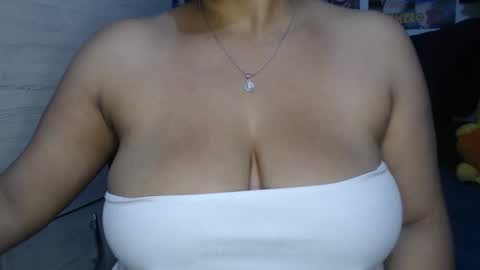 Mia and Gary  online show from October 2025 03:07:02 AM