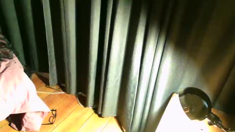 Pizzaz online show from December 2025 01:00:01 AM