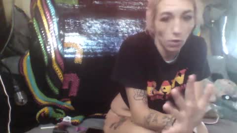 Snapshot of fullerh967 chatting on October 2025 02:23:02 PM Deeztitties online show from October 2025 02:23:02 PM