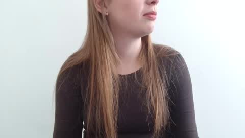 Snapshot of funemma000 chatting on March 2026 01:40:02 PM Emma online show from March 2026 01:40:02 PM