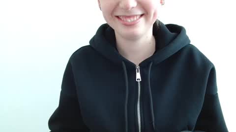 Snapshot of funemma000 chatting on April 2026 10:05:02 AM Emma online show from April 2026 10:05:02 AM