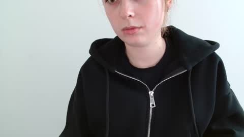 Snapshot of funemma000 chatting on April 2026 01:41:01 PM Emma online show from April 2026 01:41:01 PM