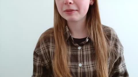 Snapshot of funemma000 chatting on April 2026 05:49:01 AM Emma online show from April 2026 05:49:01 AM