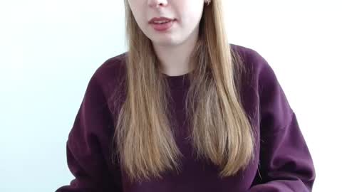 Snapshot of funemma000 chatting on April 2026 08:04:01 AM Emma online show from April 2026 08:04:01 AM