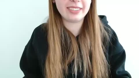 Snapshot of funemma000 chatting on April 2026 09:10:01 AM Emma online show from April 2026 09:10:01 AM