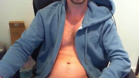 Snapshot of funnyeucouple chatting on October 2025 08:31:01 PM YWhiteNiceMan online show from October 2025 08:31:01 PM