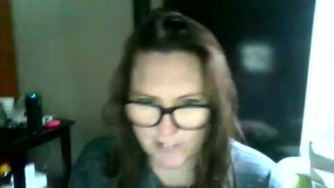 fuzzypeaches87 online show from April 2026 04:04:01 PM