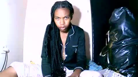 Snapshot of fyah1027 chatting on January 2026 01:05:02 PM fyah1027 online show from January 2026 01:05:02 PM