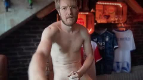 Snapshot of g00nst4r chatting on January 2025 03:28:02 PM g00nst4r online show from January 2025 03:28:02 PM