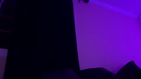 Snapshot of g0ddessluna1800 chatting on February 2025 06:21:01 AM Goddess Luna online show from February 2025 06:21:01 AM