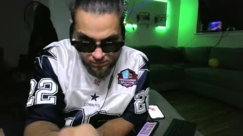 Jax online show from November 2025 05:07:01 AM