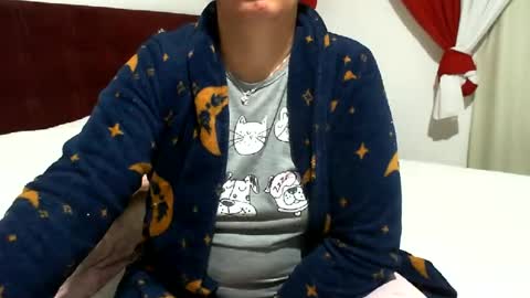 gaby  layla online show from July 2026 10:56:01 PM