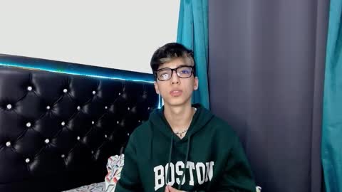 gabriel_x18 online show from February 2026 05:29:01 AM