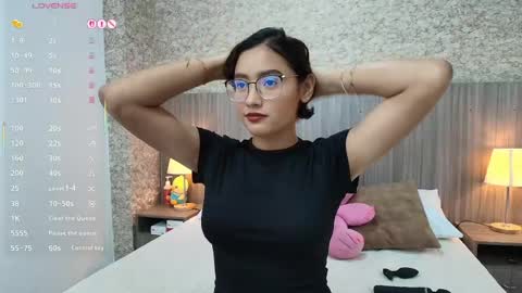 Snapshot of gabriela_vargas chatting on May 2026 08:06:02 PM Gabriela Vargas online show from May 2026 08:06:02 PM
