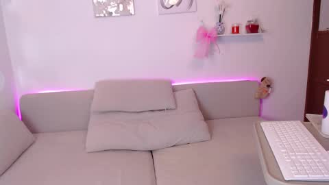 Snapshot of gabriella_bg chatting on March 2026 04:07:02 AM Gaby online show from March 2026 04:07:02 AM