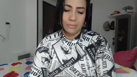 Snapshot of gaby_bluexx chatting on February 2025 02:59:02 PM Gaby Blue online show from February 2025 02:59:02 PM
