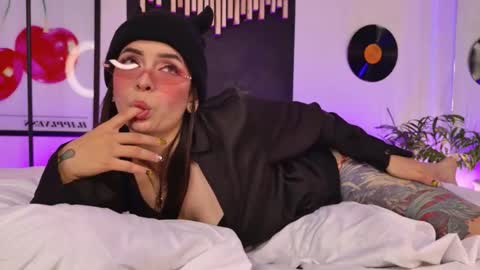 Gaby  online show from November 2025 01:22:04 PM