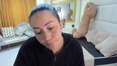 gabriela online show from November 2025 04:29:02 PM