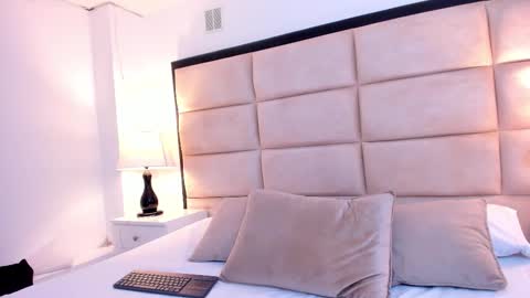 gabymoreau online show from March 2026 08:26:02 PM