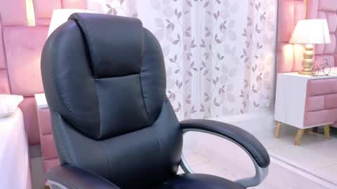 Snapshot of gabymoreau chatting on May 2026 01:10:02 PM gabymoreau online show from May 2026 01:10:02 PM