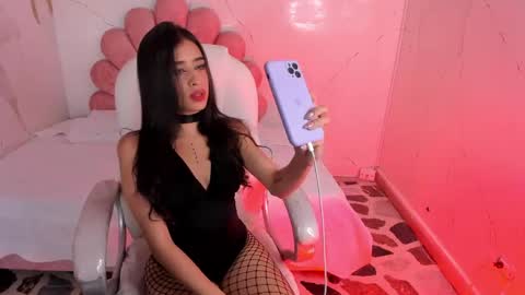 Gaby Owens  online show from April 2026 09:32:01 PM