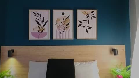 Gaby online show from November 2025 08:31:01 PM