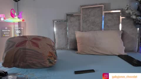 gabyyjones online show from November 2025 11:32:01 AM