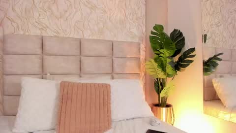 gaia_stonne online show from April 2026 12:29:02 PM