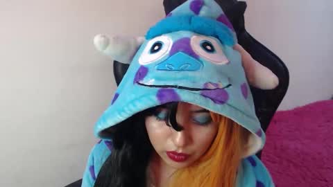 Kate 3 online show from November 2025 08:55:01 PM