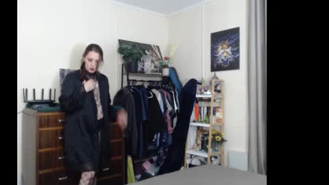 HOT  online show from November 2025 10:58:02 AM